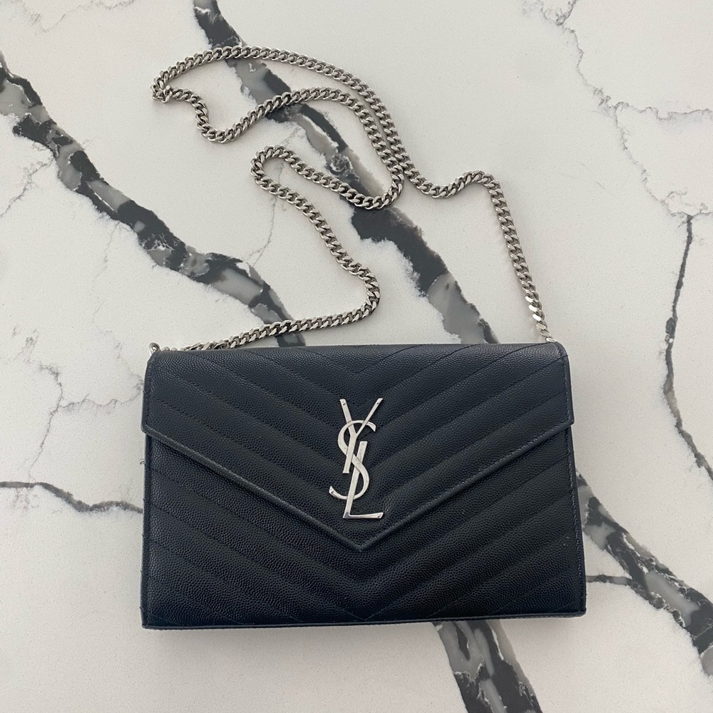 Saint Laurent CASSANDRE MATELASSÉ Chain Wallet